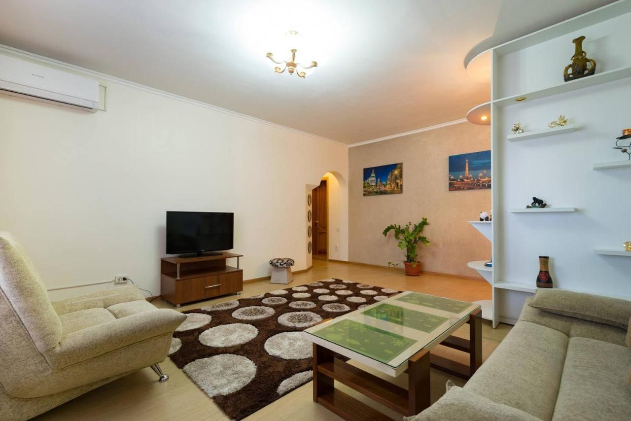 Nadezhda Apartments In Samal アルマトイ エクステリア 写真
